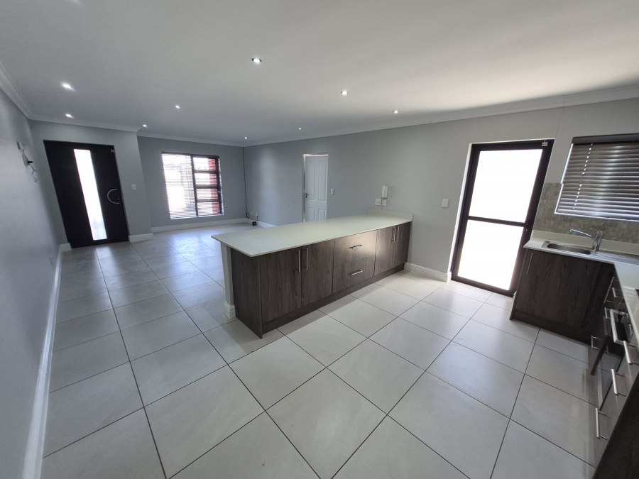 To Let 3 Bedroom Property for Rent in Rylands Western Cape